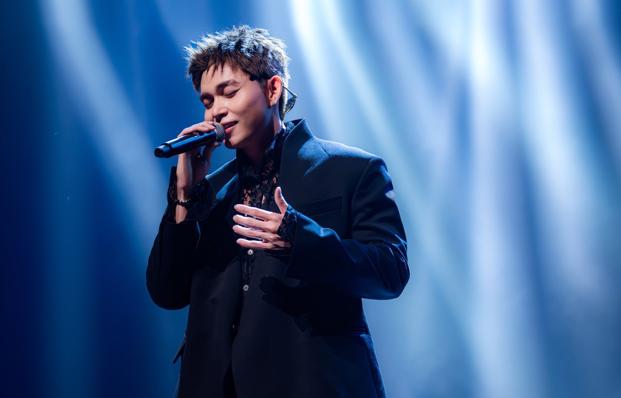 Nam ca sĩ Vbiz tự nhận cả đời chưa c&oacute; lấy 1 bản hit, ra MV phản cảm viral bằng 16 năm đi h&aacute;t- Ảnh 5.