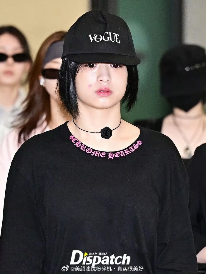 Nữ idol gập bụng 800 lần 1 ng&agrave;y bị netizen Trung ch&ecirc; ph&aacute;t tướng, mặc luộm thuộm- Ảnh 3.