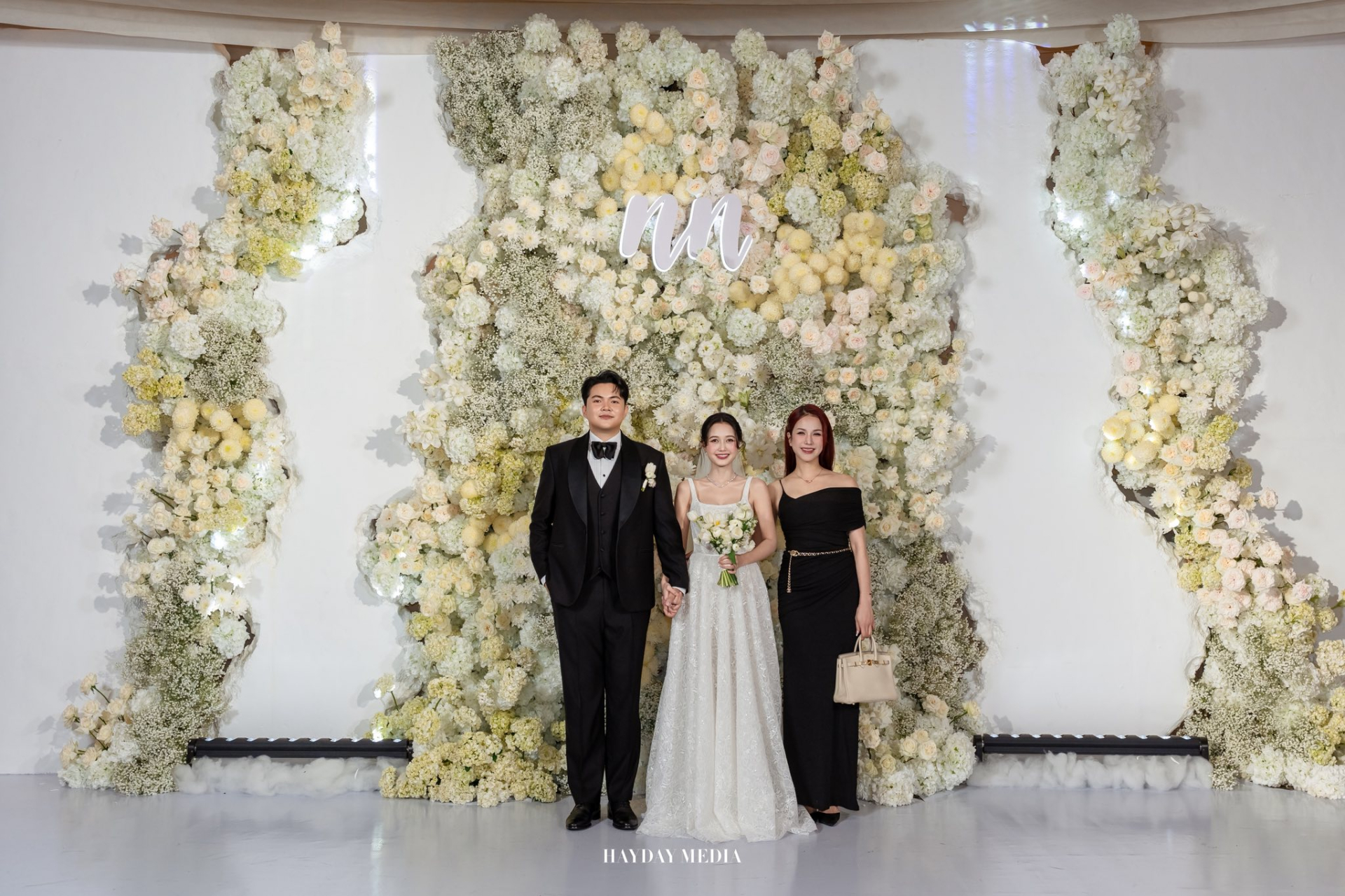 Th&aacute;i độ lạ của Hải Nam - Jun Vũ b&ecirc;n trong đ&aacute;m cưới quy tụ cả d&agrave;n sao Vbiz- Ảnh 6.