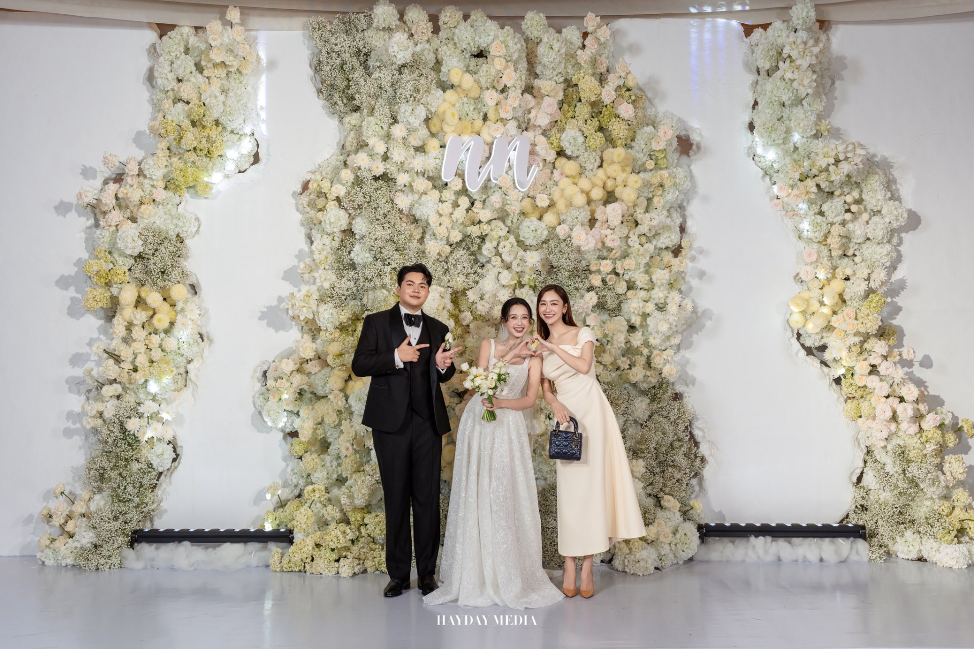 Th&aacute;i độ lạ của Hải Nam - Jun Vũ b&ecirc;n trong đ&aacute;m cưới quy tụ cả d&agrave;n sao Vbiz- Ảnh 10.