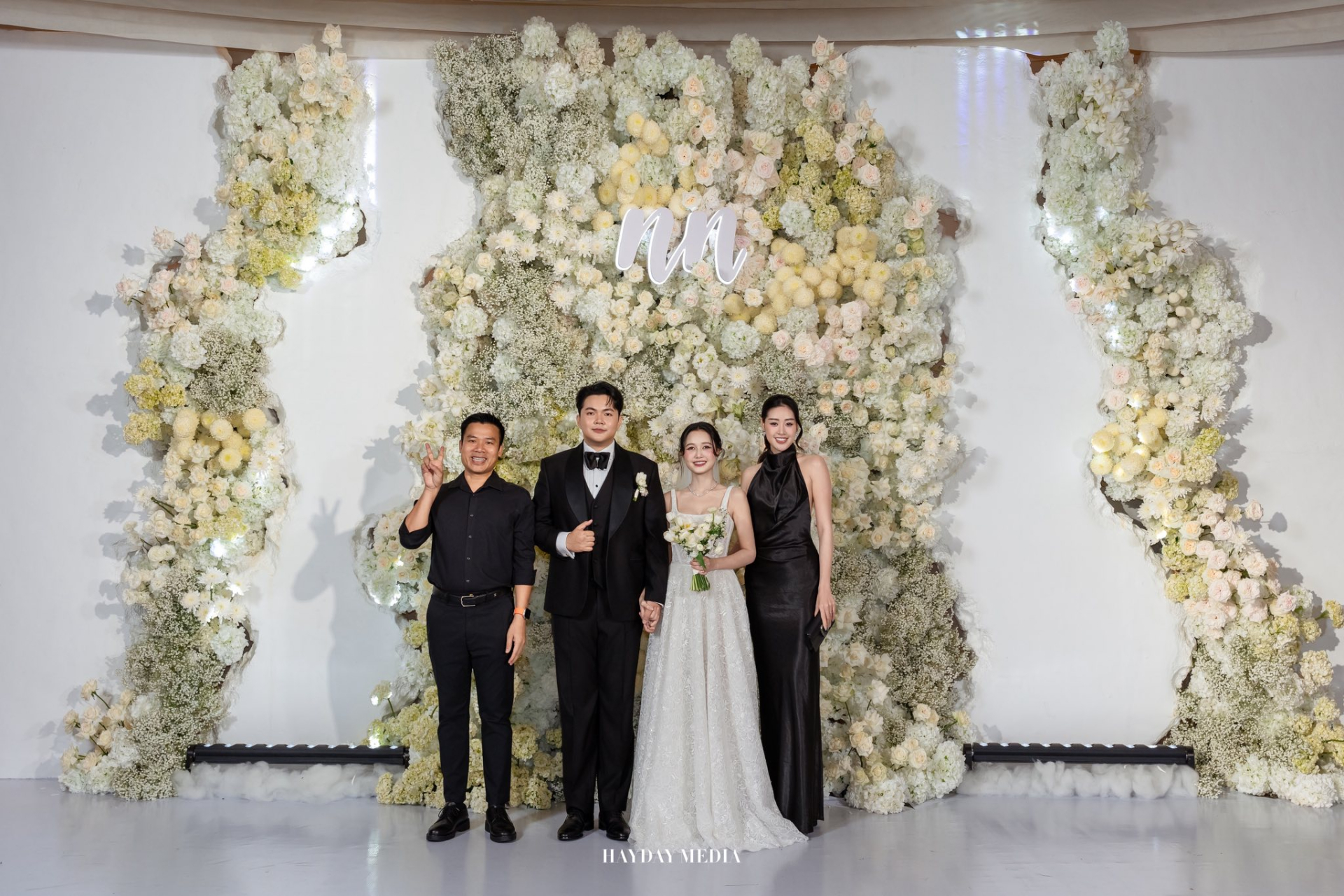 Th&aacute;i độ lạ của Hải Nam - Jun Vũ b&ecirc;n trong đ&aacute;m cưới quy tụ cả d&agrave;n sao Vbiz- Ảnh 18.