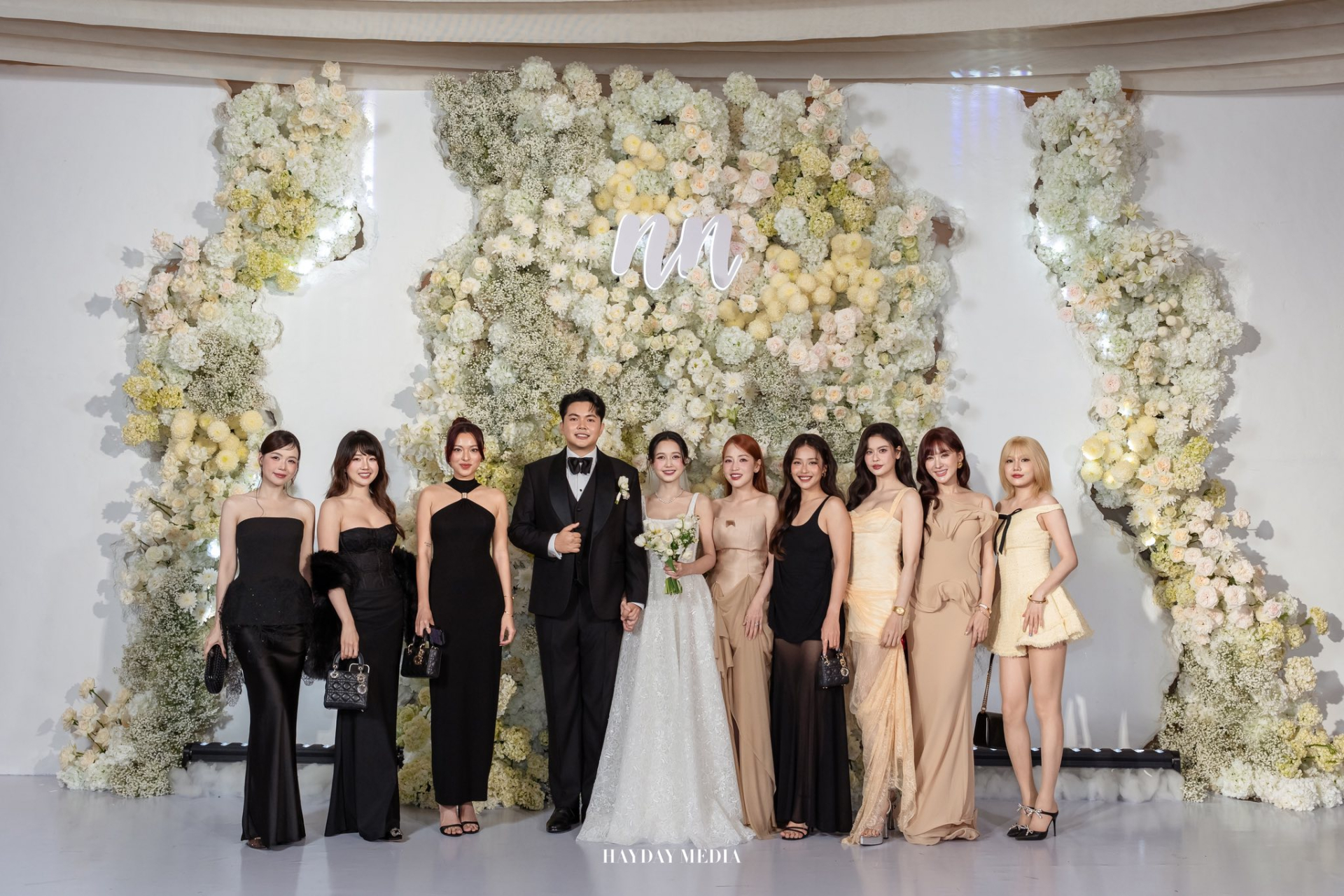 Th&aacute;i độ lạ của Hải Nam - Jun Vũ b&ecirc;n trong đ&aacute;m cưới quy tụ cả d&agrave;n sao Vbiz- Ảnh 19.