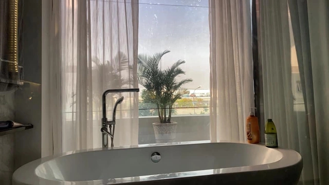 Trai ngh&egrave;o miền T&acirc;y nay l&agrave; ng&ocirc;i sao showbiz: Sở hữu biệt thự 40 tỷ xa hoa, c&ograve;n tậu cả cơ ngơi 25 tỷ tặng bố mẹ- Ảnh 26.