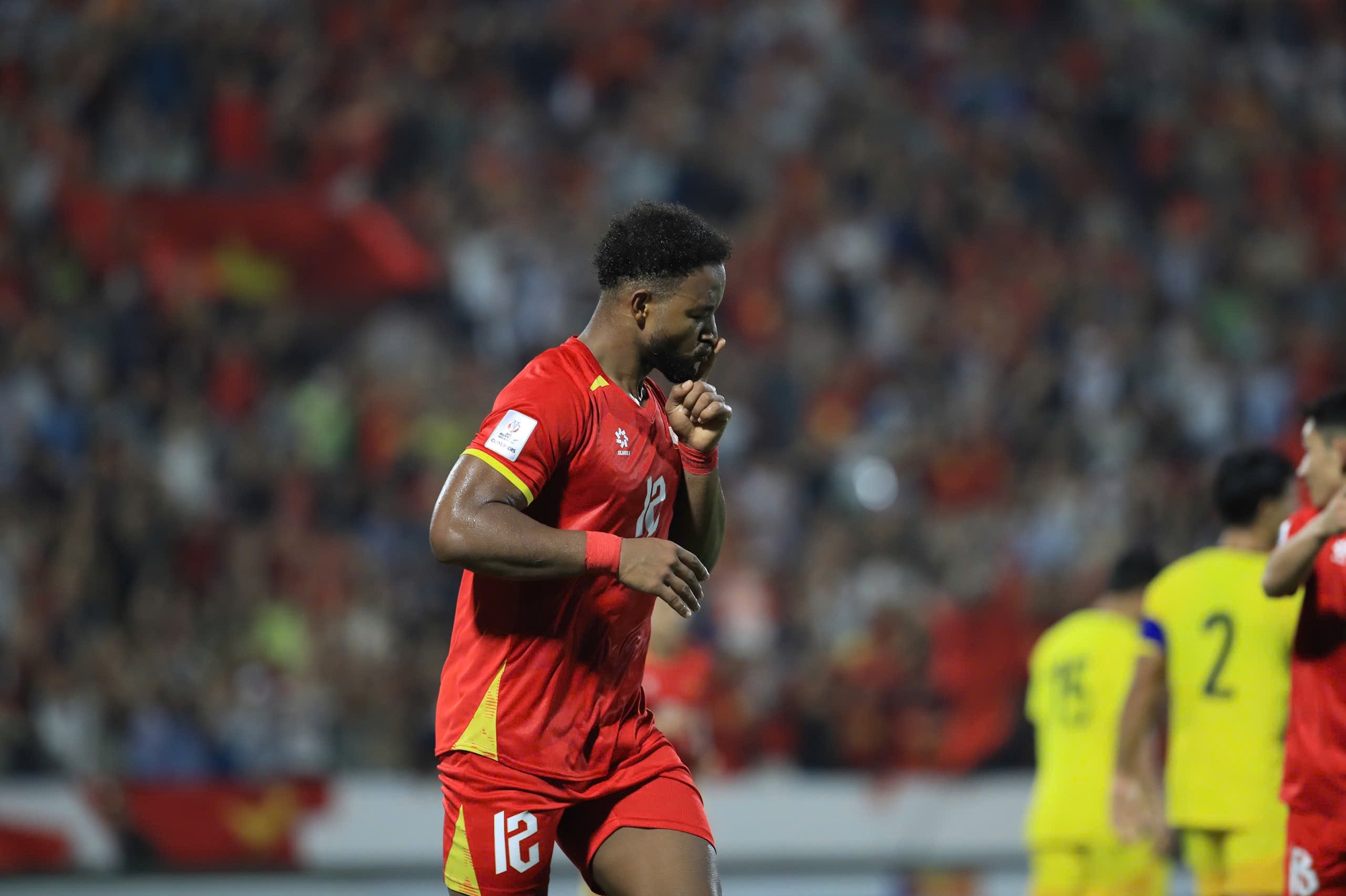 Xuân Son thị uy sức mạnh, lập cú đúp "huỷ diệt" tuyển Malaysia- Ảnh 2. Xuân Son thị uy sức mạnh, lập cú đúp "huỷ diệt" tuyển Malaysia- Ảnh 2.