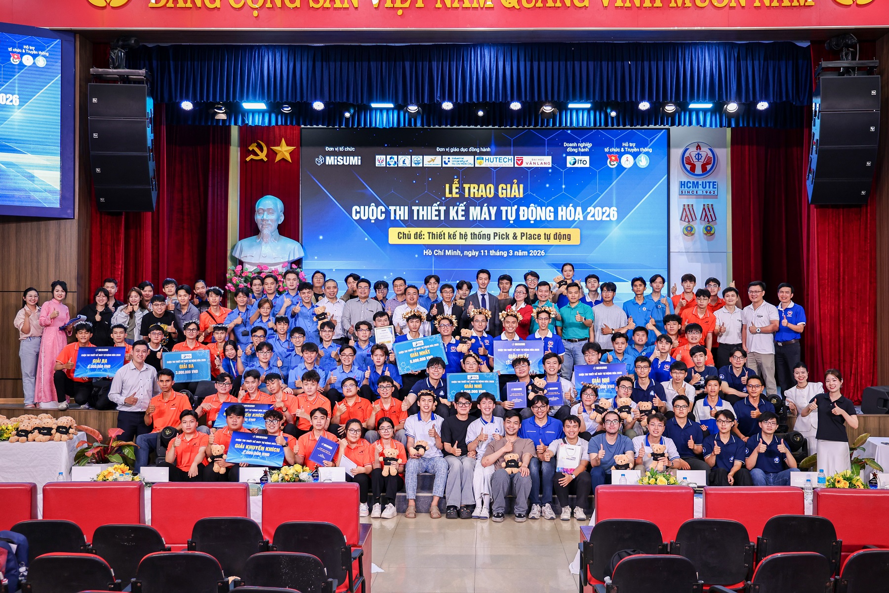 Gặp nh&oacute;m 5 ch&agrave;ng trai gi&agrave;nh giải Nhất tại cuộc thi Thiết kế M&aacute;y tự động h&oacute;a 2026: 48 giờ kh&ocirc;ng ngủ v&agrave; 6 tuần bứt tốc- Ảnh 1.