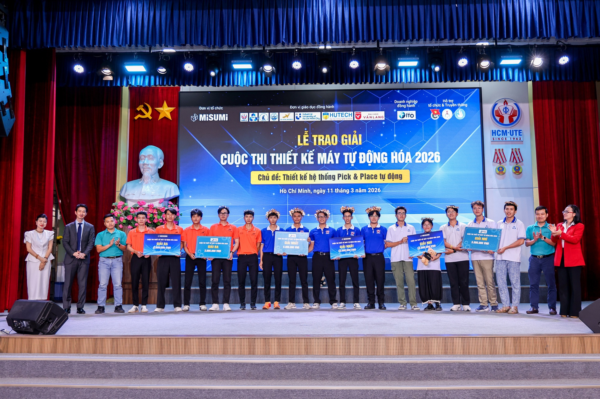 Gặp nh&oacute;m 5 ch&agrave;ng trai gi&agrave;nh giải Nhất tại cuộc thi Thiết kế M&aacute;y tự động h&oacute;a 2026: 48 giờ kh&ocirc;ng ngủ v&agrave; 6 tuần bứt tốc- Ảnh 4.