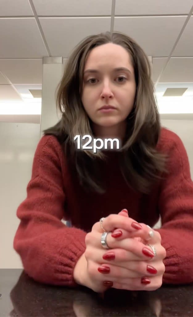 S&aacute;ng đi l&agrave;m c&ograve;n xinh xắn, trưa soi gương thấy xuống sắc: "Thuyết kh&ocirc;ng kh&iacute; c&ocirc;ng sở&rdquo; &aacute;m v&agrave;o d&acirc;n văn ph&ograve;ng, c&aacute;c chuy&ecirc;n gia n&oacute;i g&igrave;?- Ảnh 2.