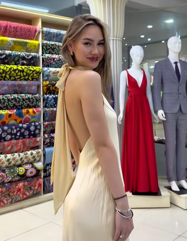 Hội chị em khoe v&aacute;y &aacute;o cực xinh may ở Hội An: Gi&aacute; từ 200k, nội trong v&ograve;ng 24 giờ l&agrave; c&oacute; v&aacute;y, mẫu n&agrave;o cũng xinh lung linh- Ảnh 4.