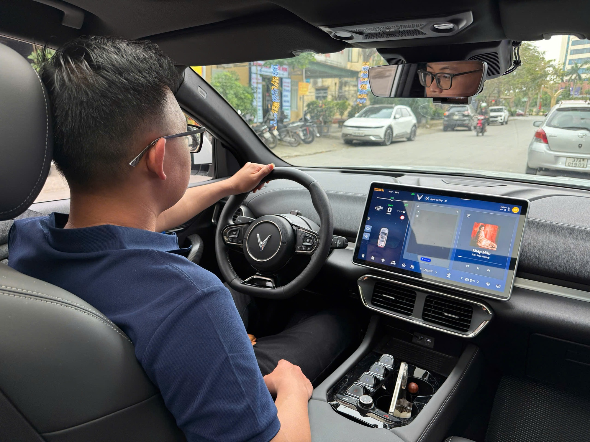 Từ CX-5 AWD sang xe điện: Chủ xe Nghệ An chốt VinFast VF 8 sau 3.500 km, nói thẳng ưu nhược điểm- Ảnh 6. Từ CX-5 AWD sang xe điện: Chủ xe Nghệ An chốt VinFast VF 8 sau 3.500 km, nói thẳng ưu nhược điểm- Ảnh 6.