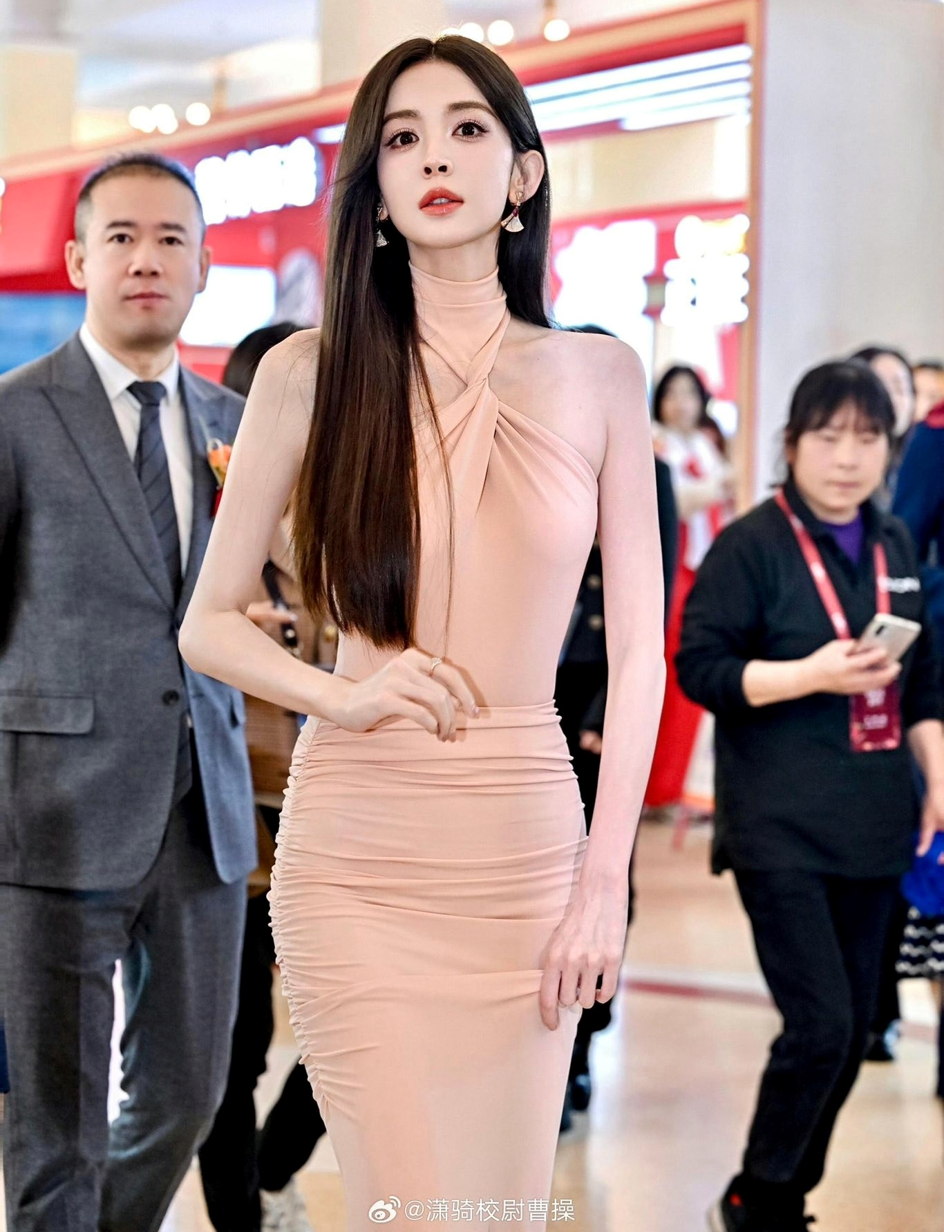 Hỏi khắp Trung Quốc ai d&aacute;m tự nhận đẹp hơn mỹ nh&acirc;n n&agrave;y: Nữ thần của c&aacute;c nữ thần, ngắm ng&agrave;n lần kh&ocirc;ng ch&aacute;n- Ảnh 2.