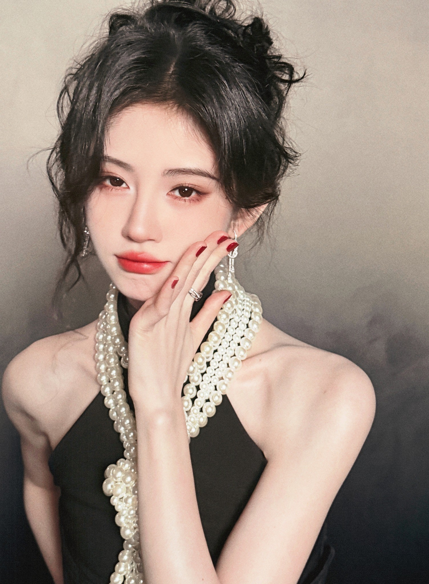 Mỹ nh&acirc;n đẹp nhất showbiz sụp đổ: Center quốc d&acirc;n 48 ngh&igrave;n người mới c&oacute; 1, nguy cơ chấm hết sự nghiệp v&igrave; 197 tỷ đồng- Ảnh 6.