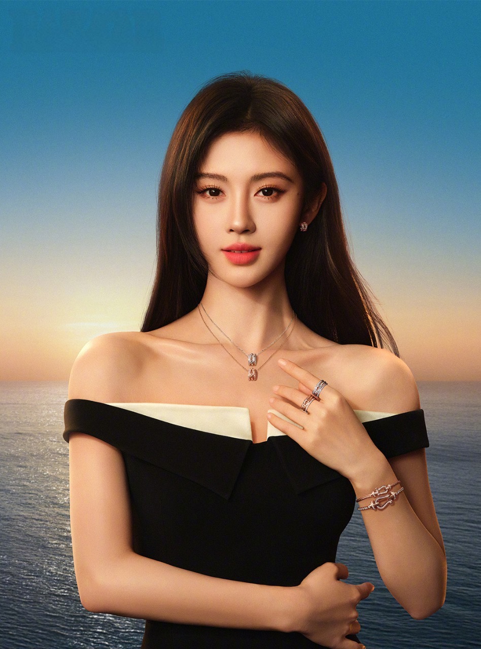 Từ "giai nh&acirc;n 4000 năm" th&agrave;nh "mỹ nữ vướng thuế": C&uacute;c Tịnh Y chụp 2 bộ h&igrave;nh đ&atilde; kiếm 78 tỷ, mỗi lần đăng MXH l&agrave; c&oacute; 1 chiếc &ocirc; t&ocirc;- Ảnh 8.