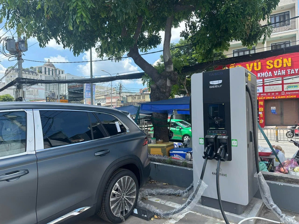 Làn sóng xe điện Trung Quốc giá dưới 500 triệu: “Rẻ” chỉ đúng khi bạn biết mình sẽ sạc ở đâu- Ảnh 2. Làn sóng xe điện Trung Quốc giá dưới 500 triệu: “Rẻ” chỉ đúng khi bạn biết mình sẽ sạc ở đâu- Ảnh 2.