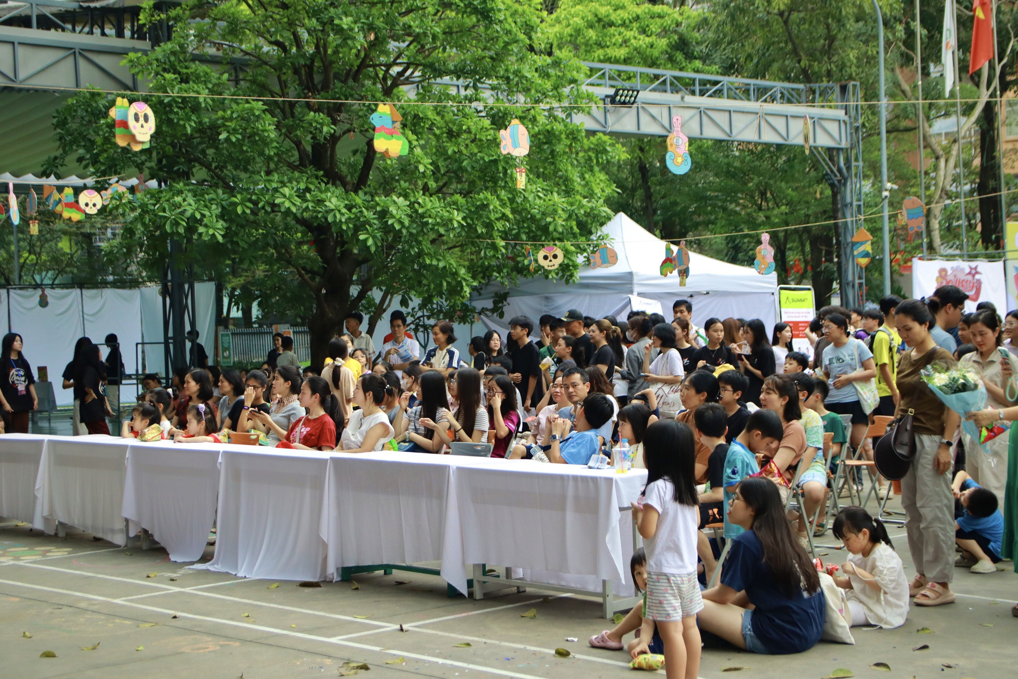 Hơn 3.000 người đổ về hội chợ khoa học vừa xịn vừa ngầu của c&aacute;c bạn học sinh trường Ams!- Ảnh 2.