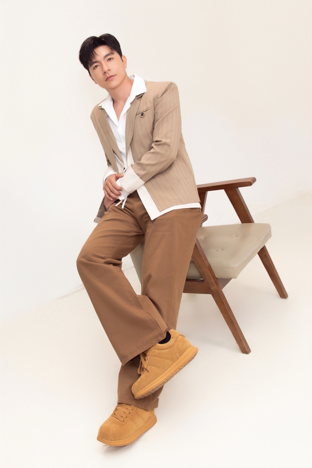 Steven Nguyễn: Từ chối đánh giá diễn xuất của Minh Trang, tiết lộ người an toàn nhất để chia sẻ mọi áp lực- Ảnh 6. Steven Nguyễn: Từ chối đánh giá diễn xuất của Minh Trang, tiết lộ người an toàn nhất để chia sẻ mọi áp lực- Ảnh 6.