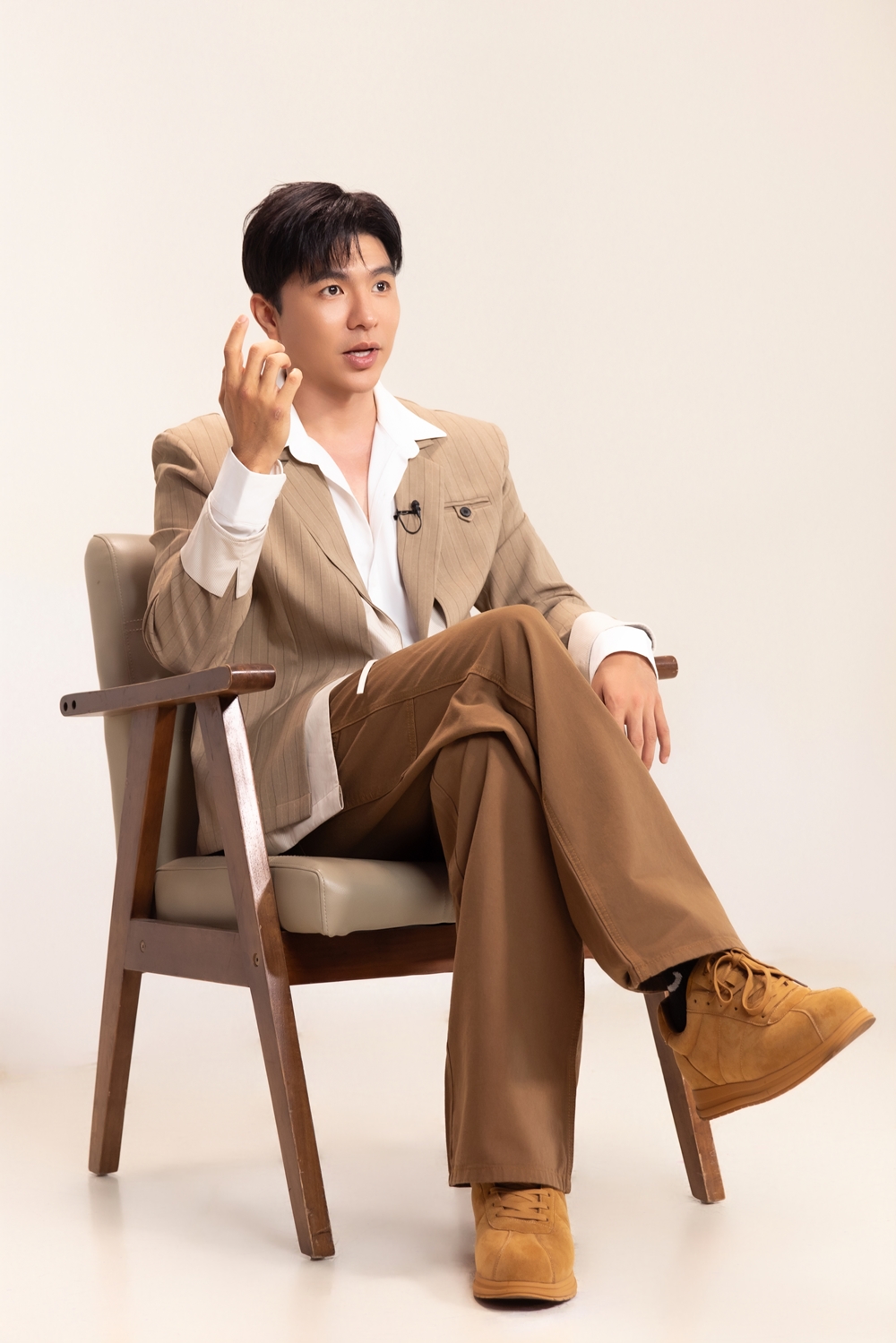 Steven Nguyễn: Từ chối đánh giá diễn xuất của Minh Trang, tiết lộ người an toàn nhất để chia sẻ mọi áp lực- Ảnh 7. Steven Nguyễn: Từ chối đánh giá diễn xuất của Minh Trang, tiết lộ người an toàn nhất để chia sẻ mọi áp lực- Ảnh 7.