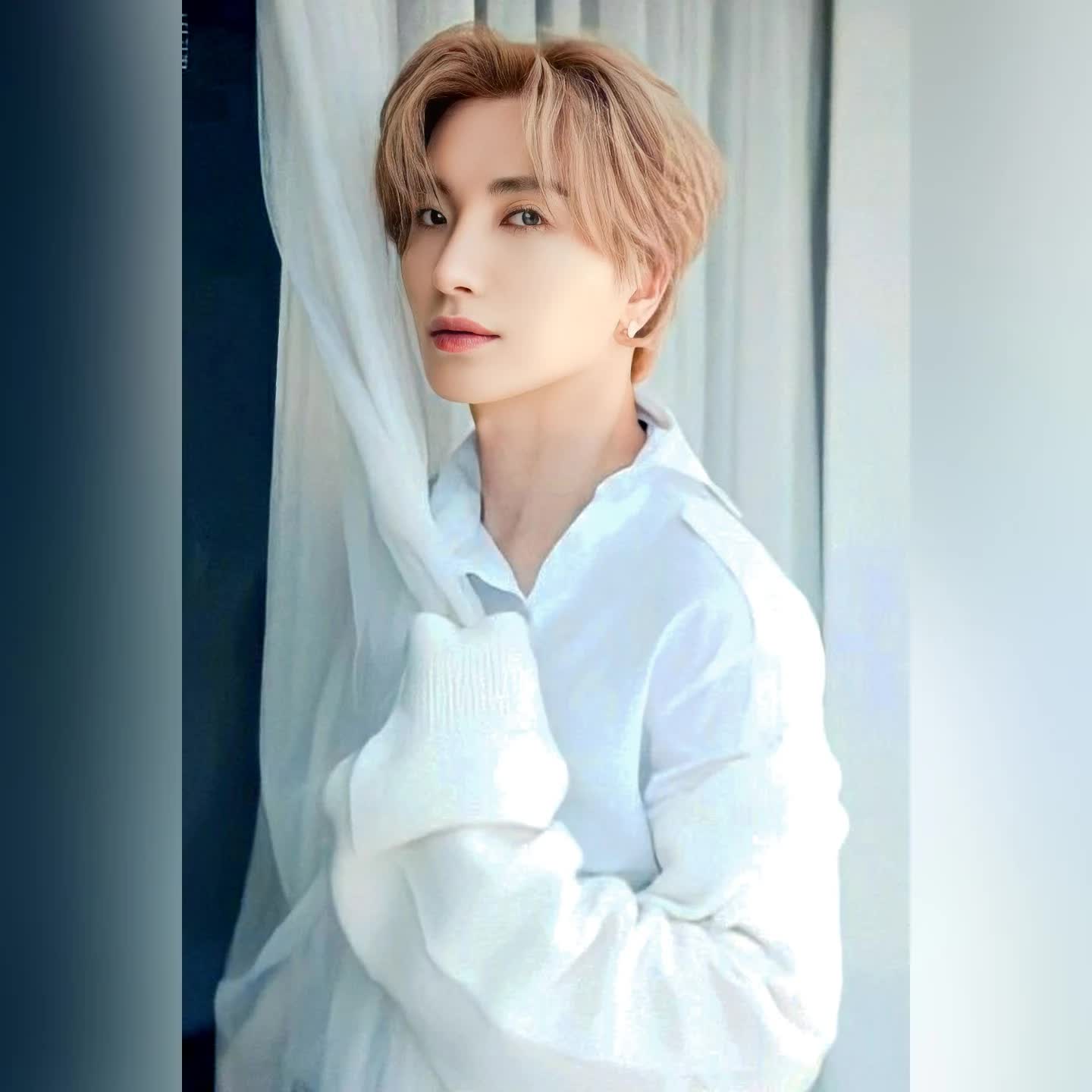 Th&agrave;nh vi&ecirc;n nh&oacute;m nhạc quốc d&acirc;n cứ lướt thấy g&aacute;i xinh l&agrave; nhắn tin t&aacute;n tỉnh, tất cả đều chung một c&ocirc;ng thức- Ảnh 4.