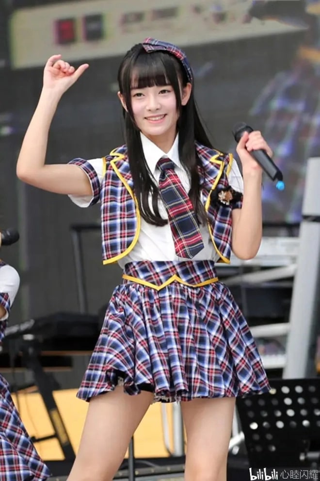 Mỹ nh&acirc;n đẹp nhất showbiz sụp đổ: Center quốc d&acirc;n 48 ngh&igrave;n người mới c&oacute; 1, nguy cơ chấm hết sự nghiệp v&igrave; 197 tỷ đồng- Ảnh 3.