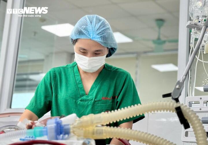 'Sau ca trực chỉ muốn ngủ' - c&acirc;u n&oacute;i mộc mạc của b&aacute;c sĩ khiến triệu người x&oacute;t xa- Ảnh 1.