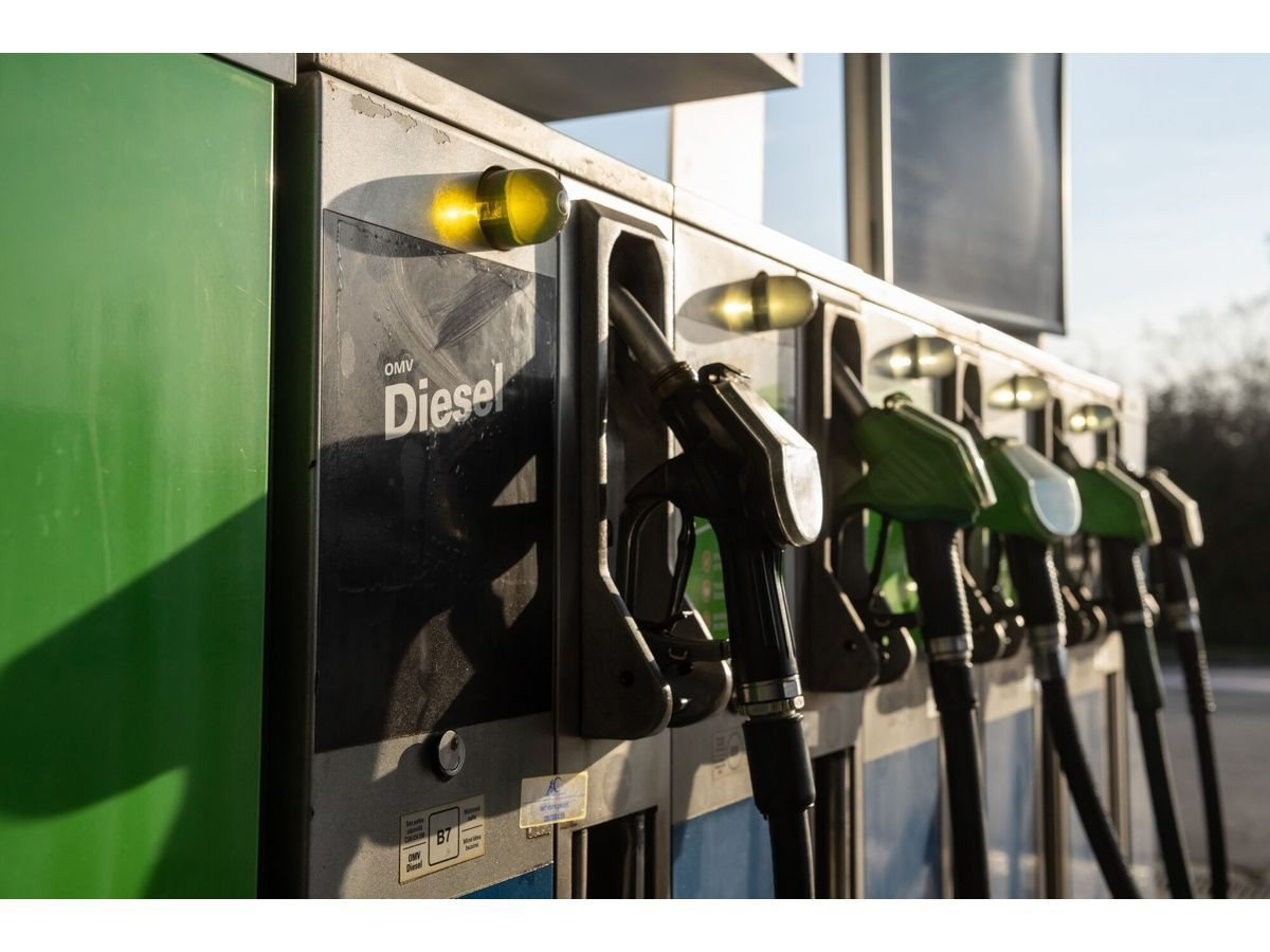 Đang tr&ecirc;n đường tới ch&acirc;u &Acirc;u, loạt t&agrave;u chở 1,2 triệu th&ugrave;ng dầu đột ngột chuyển hướng giữa biển: 'Lục địa gi&agrave;' chuẩn bị đ&oacute;n tin xấu- Ảnh 1.