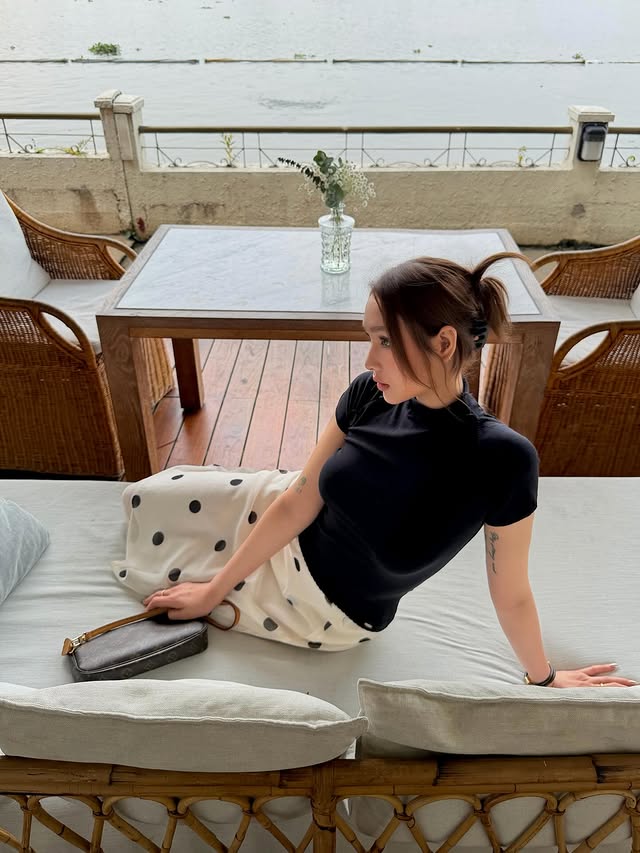 Xo&agrave;i Non "win chặt" vũ trụ da n&acirc;u: L&ecirc;n đồ đơn giản m&agrave; slay v&ocirc; đối!- Ảnh 3.