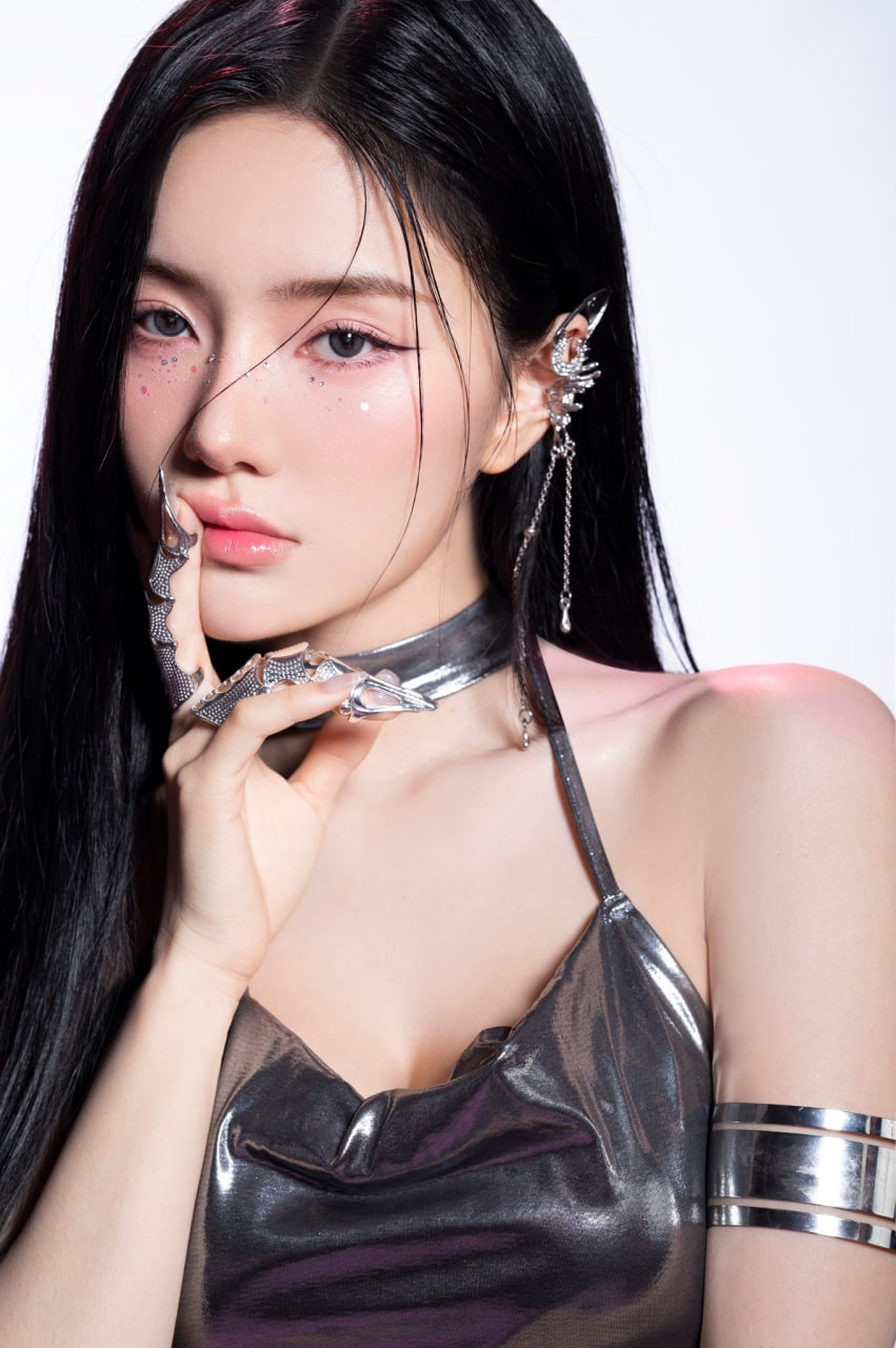 Mỹ nh&acirc;n người H&agrave;n được Chi Pu n&acirc;ng đỡ ở Việt Nam l&agrave; ai?- Ảnh 1.