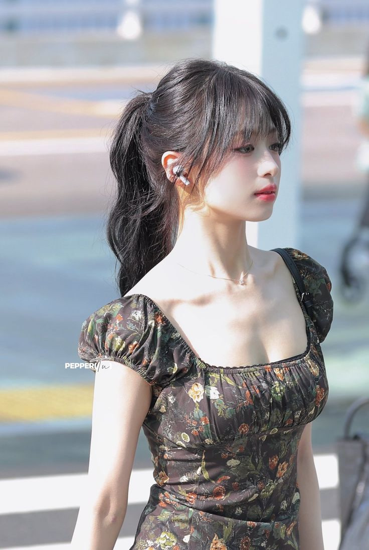 Nữ idol gập bụng 800 lần 1 ng&agrave;y bị netizen Trung ch&ecirc; ph&aacute;t tướng, mặc luộm thuộm- Ảnh 7.