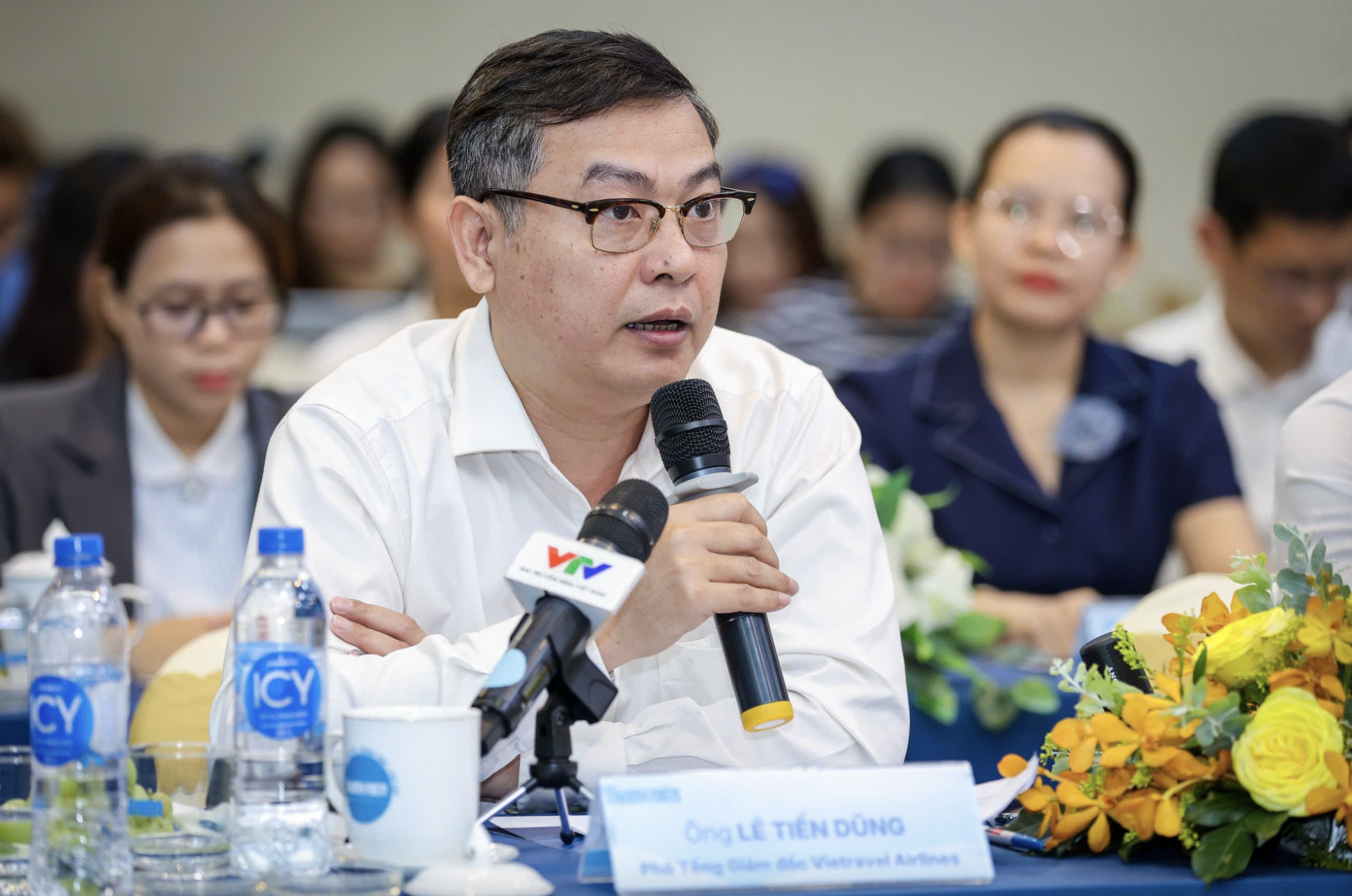 Hãng hàng không của con trai bầu Hiển thừa nhận: "Càng bay càng lỗ" do giá nhiên liệu tăng cao- Ảnh 1. Hãng hàng không của con trai bầu Hiển thừa nhận: