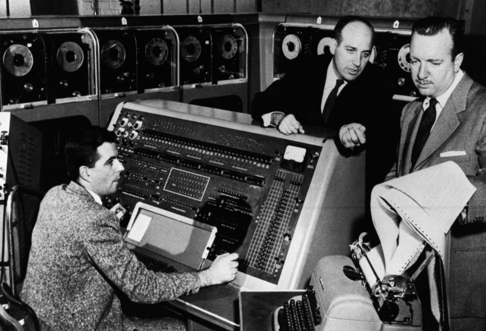 Ng&agrave;y n&agrave;y năm xưa: Chiếc m&aacute;y t&iacute;nh nặng bằng 2 chiếc &ocirc; t&ocirc;, ngốn điện bằng cả khu phố, gi&aacute; gần 400 tỷ đồng - nhưng "đo&aacute;n" đ&uacute;ng Tổng thống Mỹ khi tất cả mọi người đo&aacute;n sai- Ảnh 1.