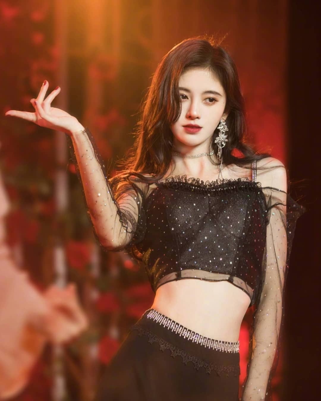 Mỹ nh&acirc;n đẹp nhất showbiz sụp đổ: Center quốc d&acirc;n 48 ngh&igrave;n người mới c&oacute; 1, nguy cơ chấm hết sự nghiệp v&igrave; 197 tỷ đồng- Ảnh 4.