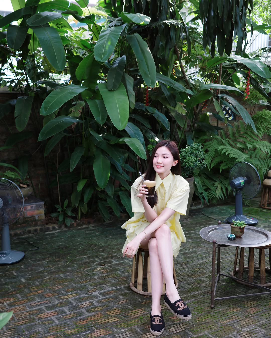 "Tiểu tam" đ&aacute;ng gh&eacute;t nhất m&agrave;n ảnh Việt: Ngo&agrave;i đời dịu d&agrave;ng nết na, mặc đẹp kh&ocirc;ng trượt ph&aacute;t n&agrave;o- Ảnh 4.