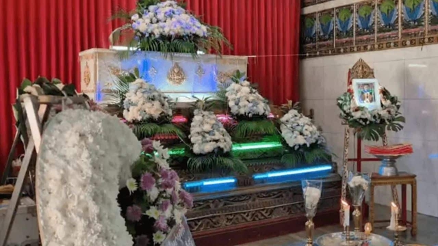 Đến trường học đón cháu nhưng không thấy đâu, bà đi tìm thì ngã quỵ khi thấy cậu bé nằm dưới đáy bể bơi- Ảnh 2. Đến trường học đón cháu nhưng không thấy đâu, bà đi tìm thì ngã quỵ khi thấy cậu bé nằm dưới đáy bể bơi- Ảnh 2.