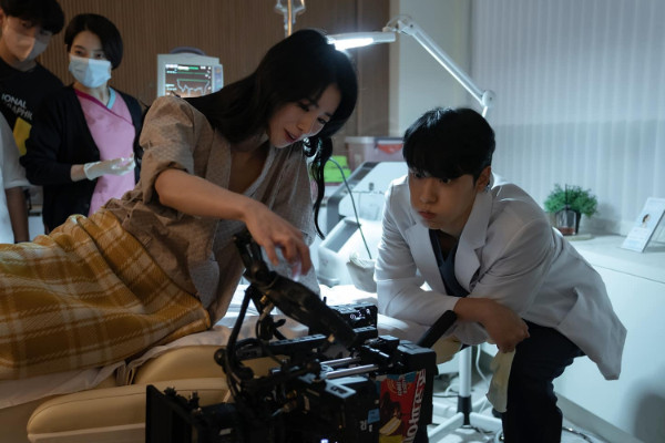 Cặp đ&ocirc;i phim giả t&igrave;nh thật cứ đến C&aacute; th&aacute;ng Tư l&agrave; lại viral: Ch&agrave;ng đẹp trai kh&oacute; cưỡng, n&agrave;ng sexy kh&ocirc;ng ai bằng- Ảnh 4.