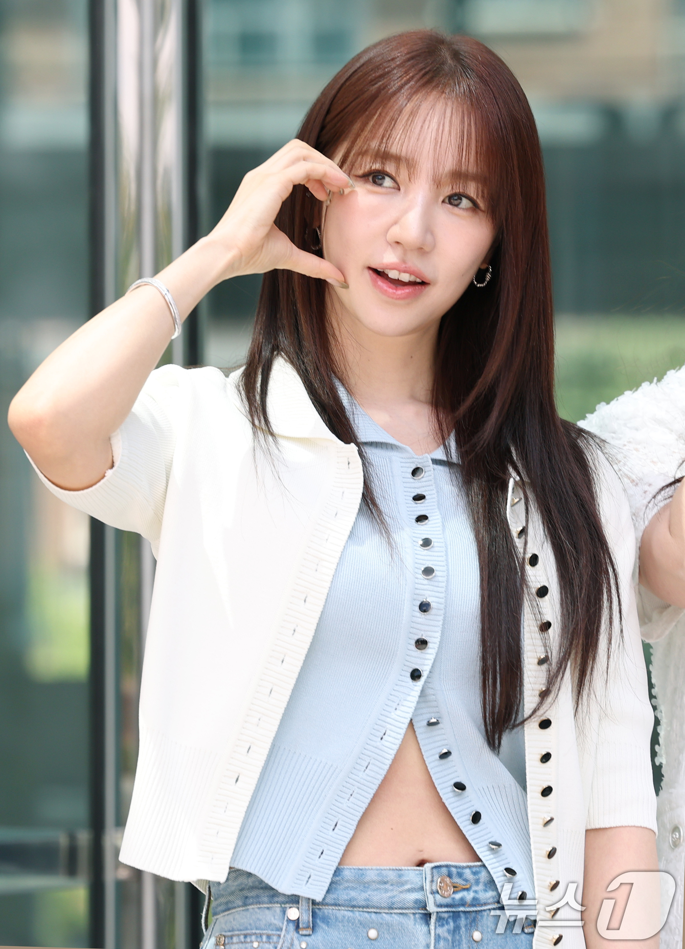 "Th&aacute;i tử phi" Yoon Eun Hye tự nhận đ&atilde; hết thời: Suốt 10 năm qua, t&ocirc;i chưa từng mua 1 m&oacute;n đồ hiệu hay đồ d&ugrave;ng đắt tiền n&agrave;o nữa- Ảnh 2.