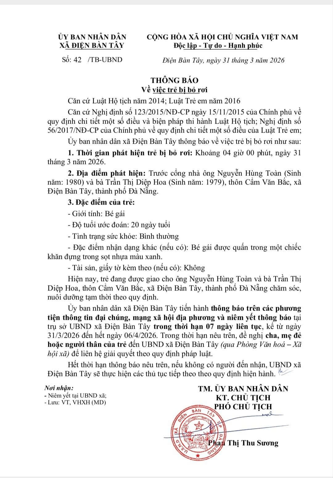 B&eacute; g&aacute;i 20 ng&agrave;y tuổi bị bỏ rơi trước cổng nh&agrave; d&acirc;n, k&egrave;m l&aacute; thư "con l&agrave; sinh vi&ecirc;n lỡ tr&oacute;t dại, nhờ nu&ocirc;i gi&uacute;p"- Ảnh 2.