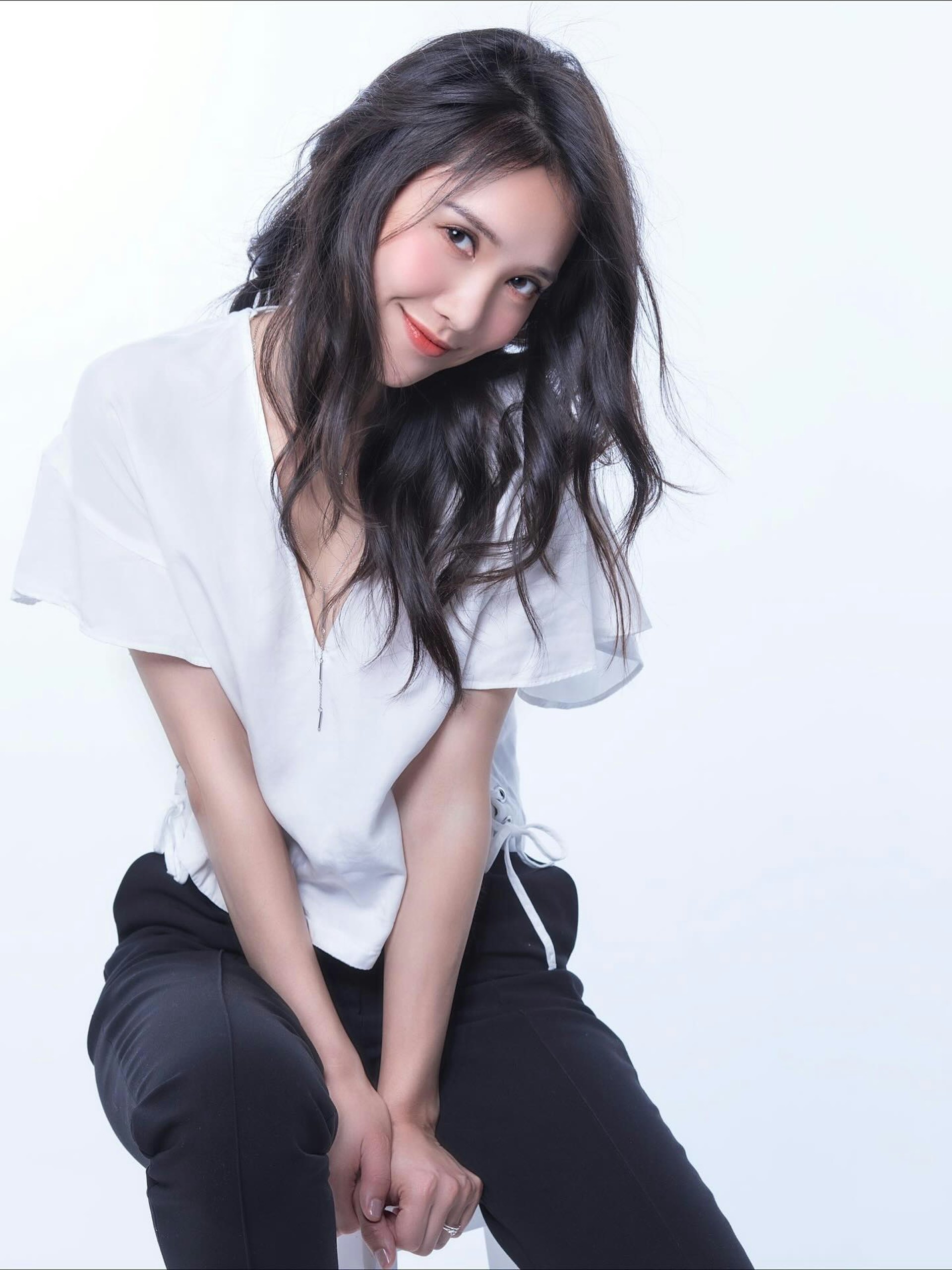 Nữ thần gặp tai nạn kinh ho&agrave;ng: M&iacute; mắt bị cắt đứt, nguy cơ m&ugrave; l&ograve;a, phải l&ecirc;n b&agrave;n mổ 6 th&aacute;ng/lần suốt 5 năm- Ảnh 3.