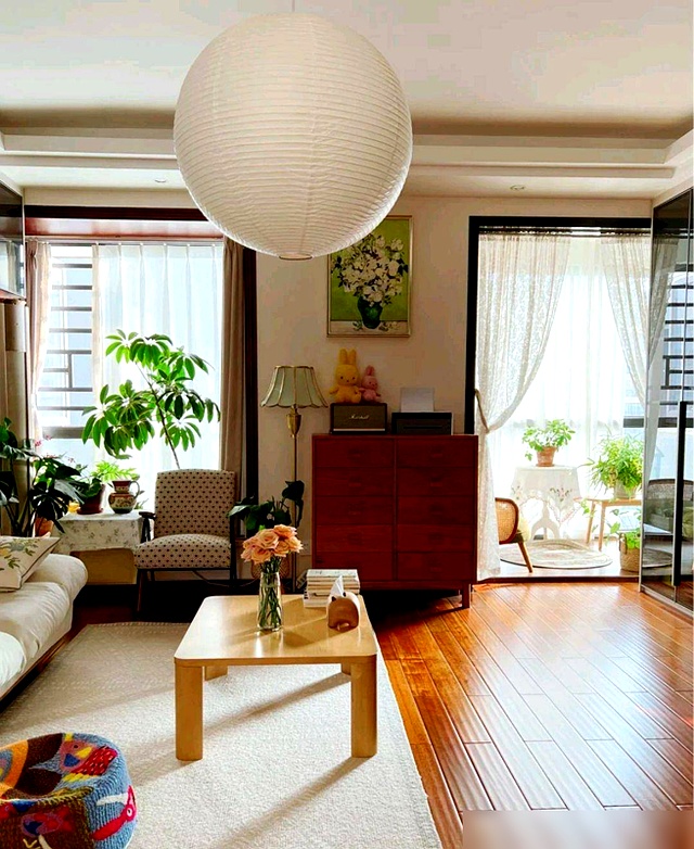 Căn hộ của người phụ nữ 40 tuổi khiến h&agrave;ng ngh&igrave;n người ghen tị: Kh&ocirc;ng đắt tiền nhưng tinh tế đến từng g&oacute;c- Ảnh 2.