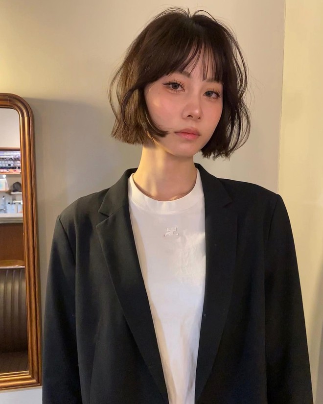 T&oacute;c bob layer đang trở lại: 15 kiểu hack tuổi cho phụ nữ 30+ muốn trẻ hơn m&agrave; kh&ocirc;ng cần &ldquo;cưa sừng&rdquo;- Ảnh 3.