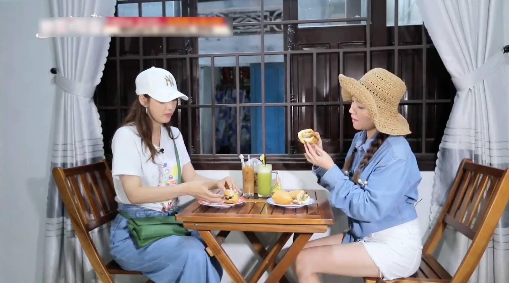 Món bán đầy vỉa hè Việt Nam lên truyền hình Hàn Quốc, khiến sao nữ dù giữ dáng vẫn gọi tận 2 phần- Ảnh 4. Món bán đầy vỉa hè Việt Nam lên truyền hình Hàn Quốc, khiến sao nữ dù giữ dáng vẫn gọi tận 2 phần- Ảnh 4.