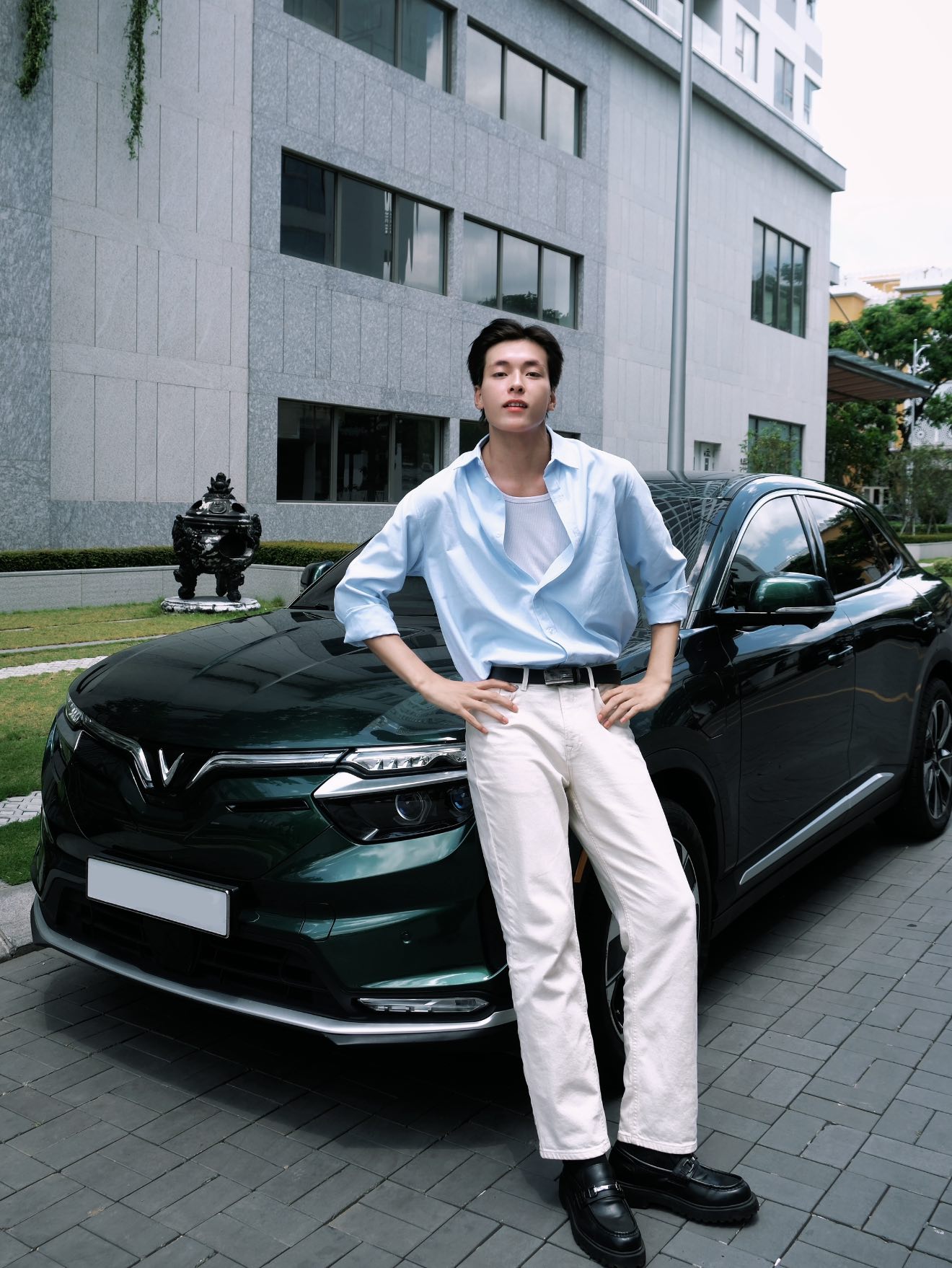 Nam thần 1m92 được Trấn Th&agrave;nh "o bế", buộc cả đo&agrave;n phim chờ đợi, Quốc Anh, Văn Mai Hương ng&aacute;n ngẩm- Ảnh 7.