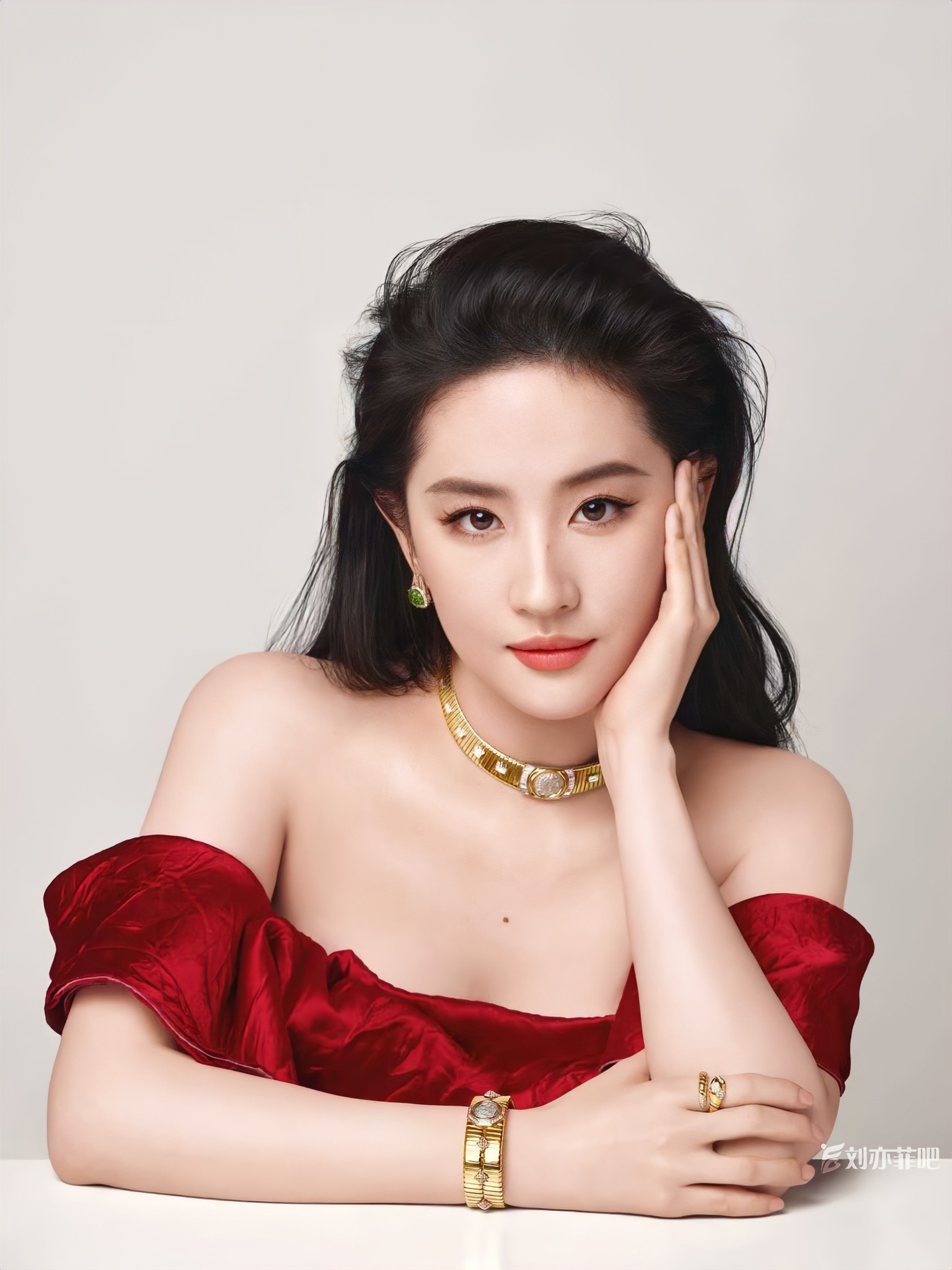 13 tuổi đã ra dáng đại mỹ nhân, cả showbiz có đúng 1 người: Ngũ quan “đúc từ khuôn vàng”, không làm minh tinh thì làm gì- Ảnh 5. 13 tuổi đã ra dáng đại mỹ nhân, cả showbiz có đúng 1 người: Ngũ quan “đúc từ khuôn vàng”, không làm minh tinh thì làm gì- Ảnh 5.