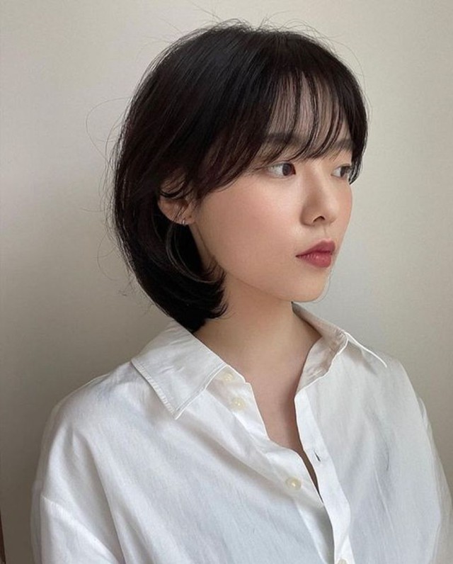 T&oacute;c bob layer đang trở lại: 15 kiểu hack tuổi cho phụ nữ 30+ muốn trẻ hơn m&agrave; kh&ocirc;ng cần &ldquo;cưa sừng&rdquo;- Ảnh 12.