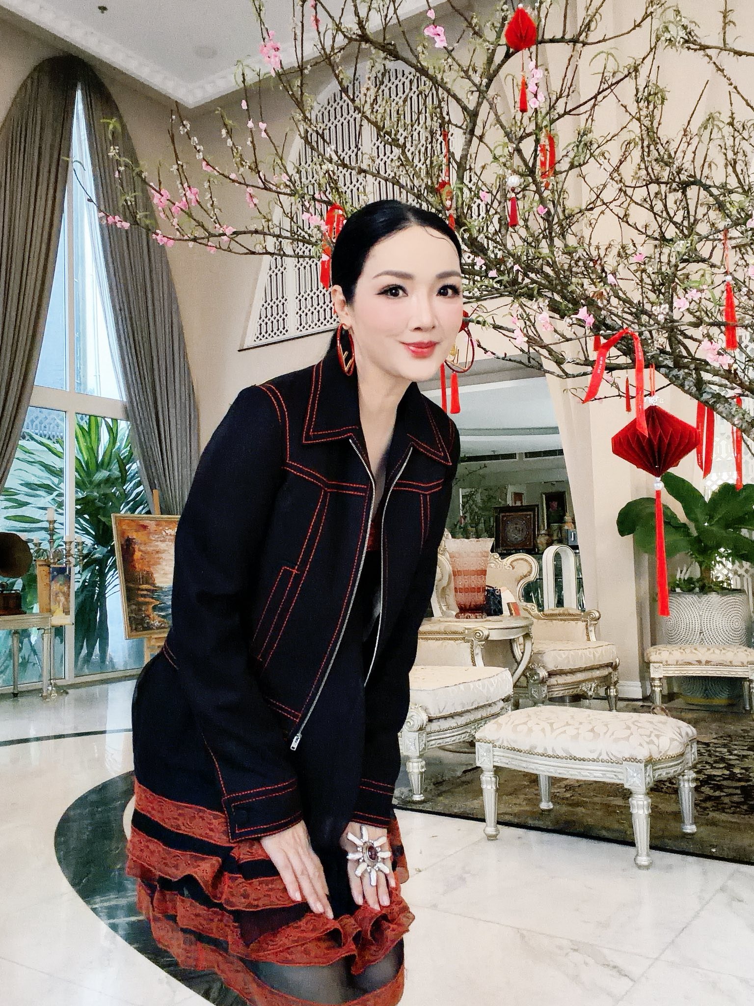 Mỹ nh&acirc;n Vbiz sống trong biệt thự 1000m2 lộng lẫy như cung điện, đi mỏi ch&acirc;n vẫn kh&ocirc;ng hết- Ảnh 16.