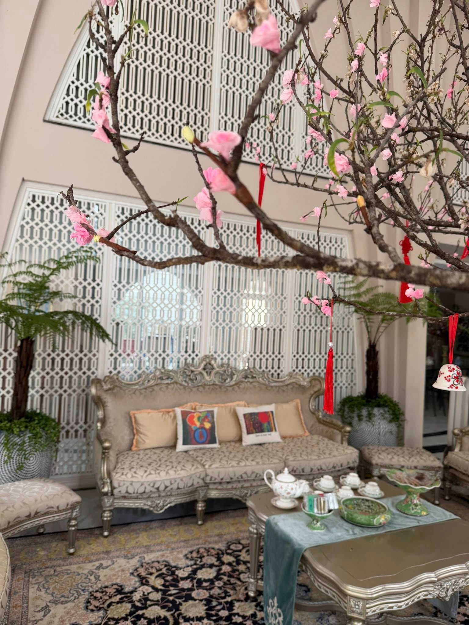 Mỹ nh&acirc;n Vbiz sống trong biệt thự 1000m2 lộng lẫy như cung điện, đi mỏi ch&acirc;n vẫn kh&ocirc;ng hết- Ảnh 9.