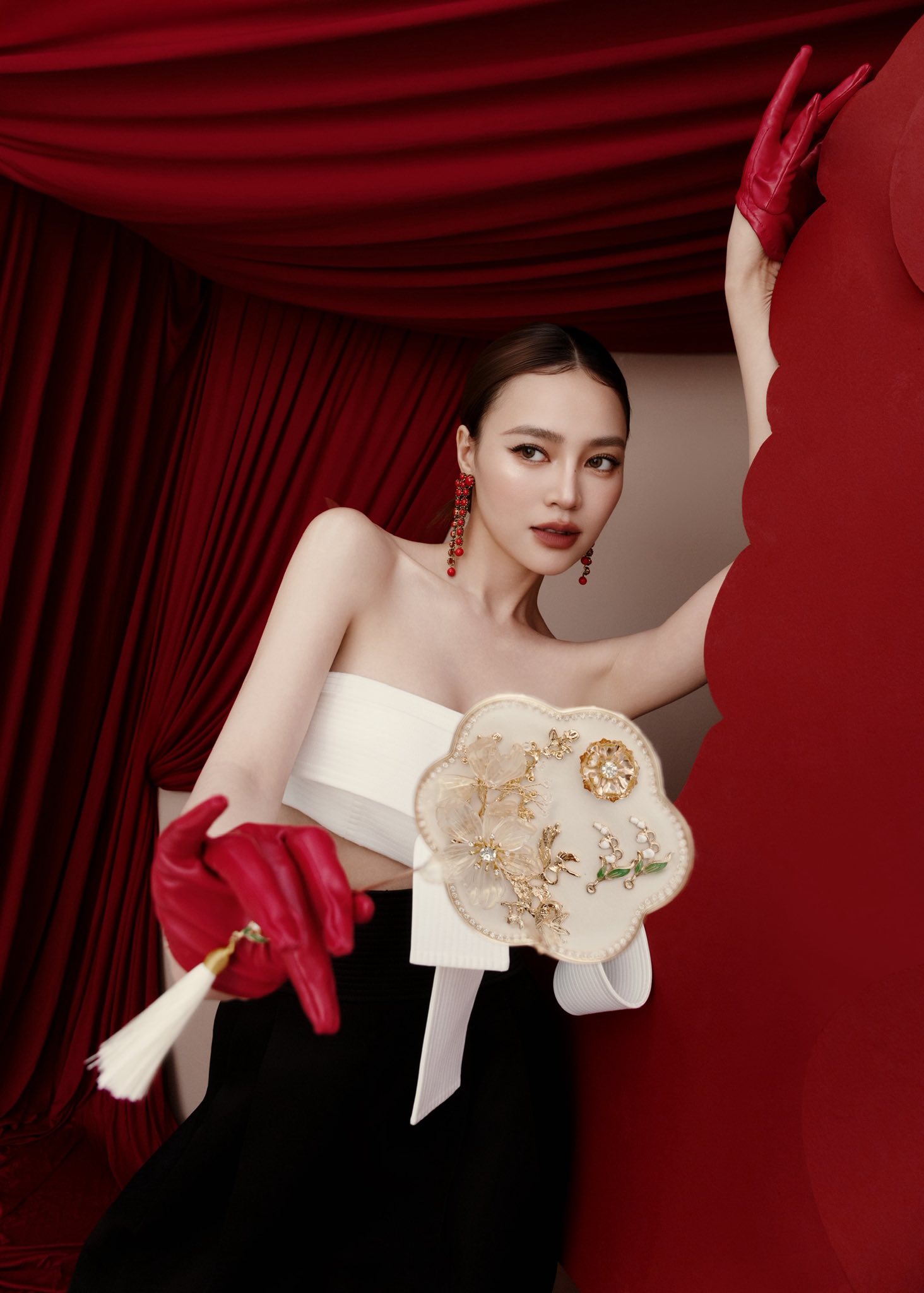 Mỹ nh&acirc;n Việt duy nhất đổi đời nhờ cặp l&ocirc;ng m&agrave;y đặc biệt, nhan sắc hiện tại kh&ocirc;ng c&oacute; đẹp nhất chỉ c&oacute; đẹp hơn- Ảnh 7.