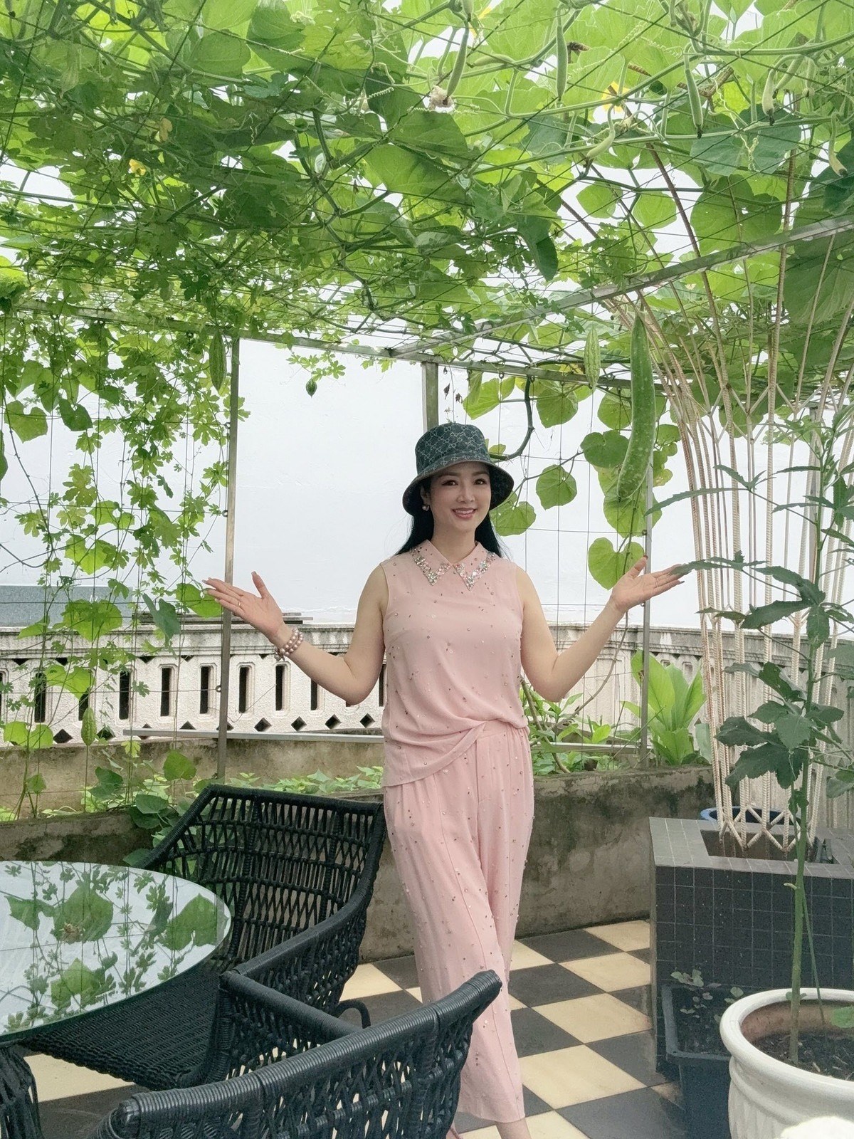 Mỹ nh&acirc;n Vbiz sống trong biệt thự 1000m2 lộng lẫy như cung điện, đi mỏi ch&acirc;n vẫn kh&ocirc;ng hết- Ảnh 20.