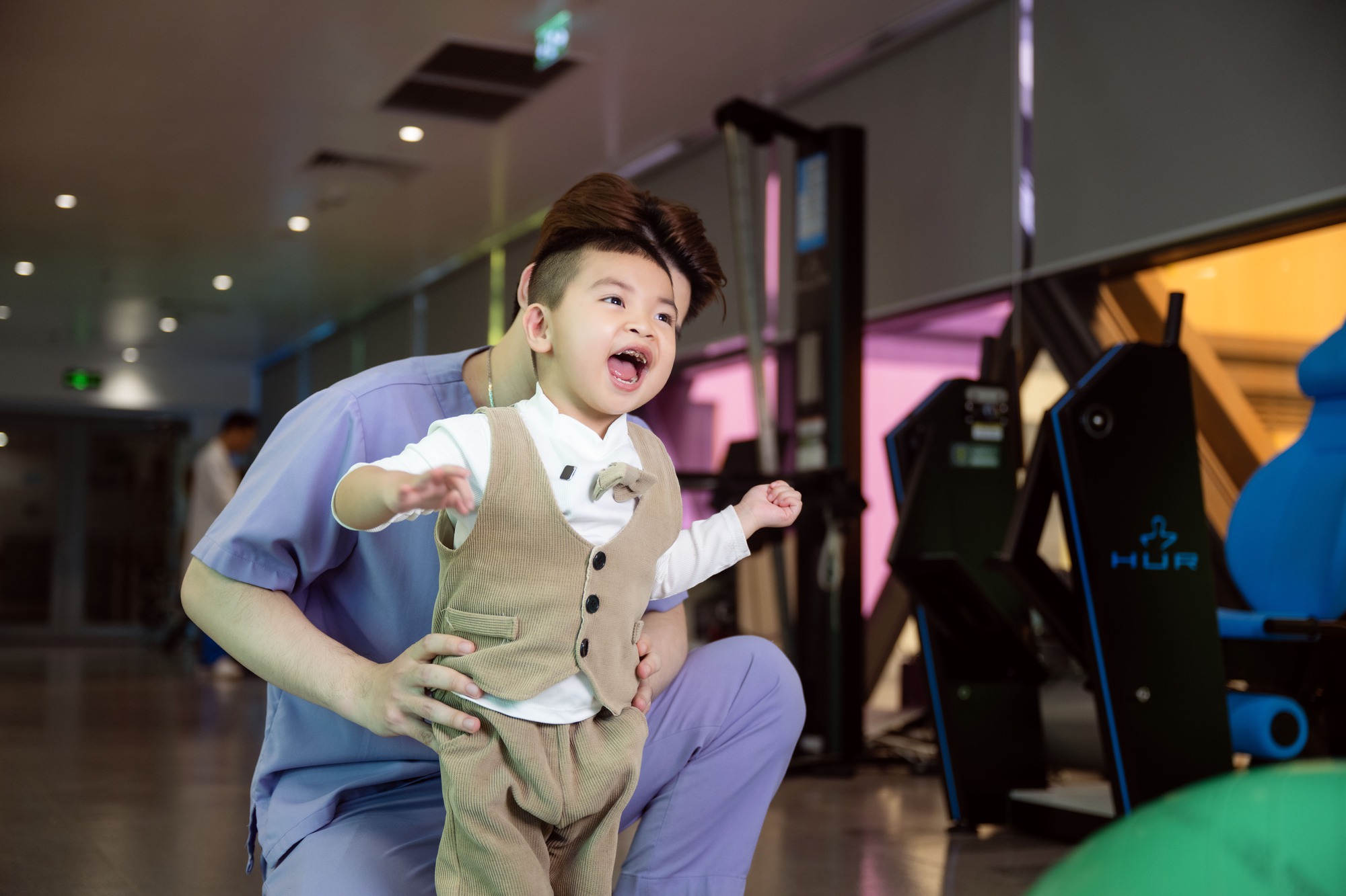 B&eacute; trai 3 tuổi từng bị ti&ecirc;n lượng chết n&atilde;o, sống đời thực vật sau đuối nước: Khoảnh khắc gọi 