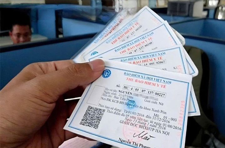 Mượn thẻ Bảo hiểm y tế người kh&aacute;c đi kh&aacute;m chữa bệnh bị xử phạt ra sao?- Ảnh 1.
