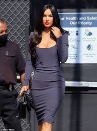 Megan Fox mẹ 4 con eo thon kh&ocirc;ng tỳ vết nhờ c&aacute;c bữa ăn h&agrave;ng ng&agrave;y lu&ocirc;n c&oacute; đủ 5 m&oacute;n vạn người m&ecirc;- Ảnh 4.