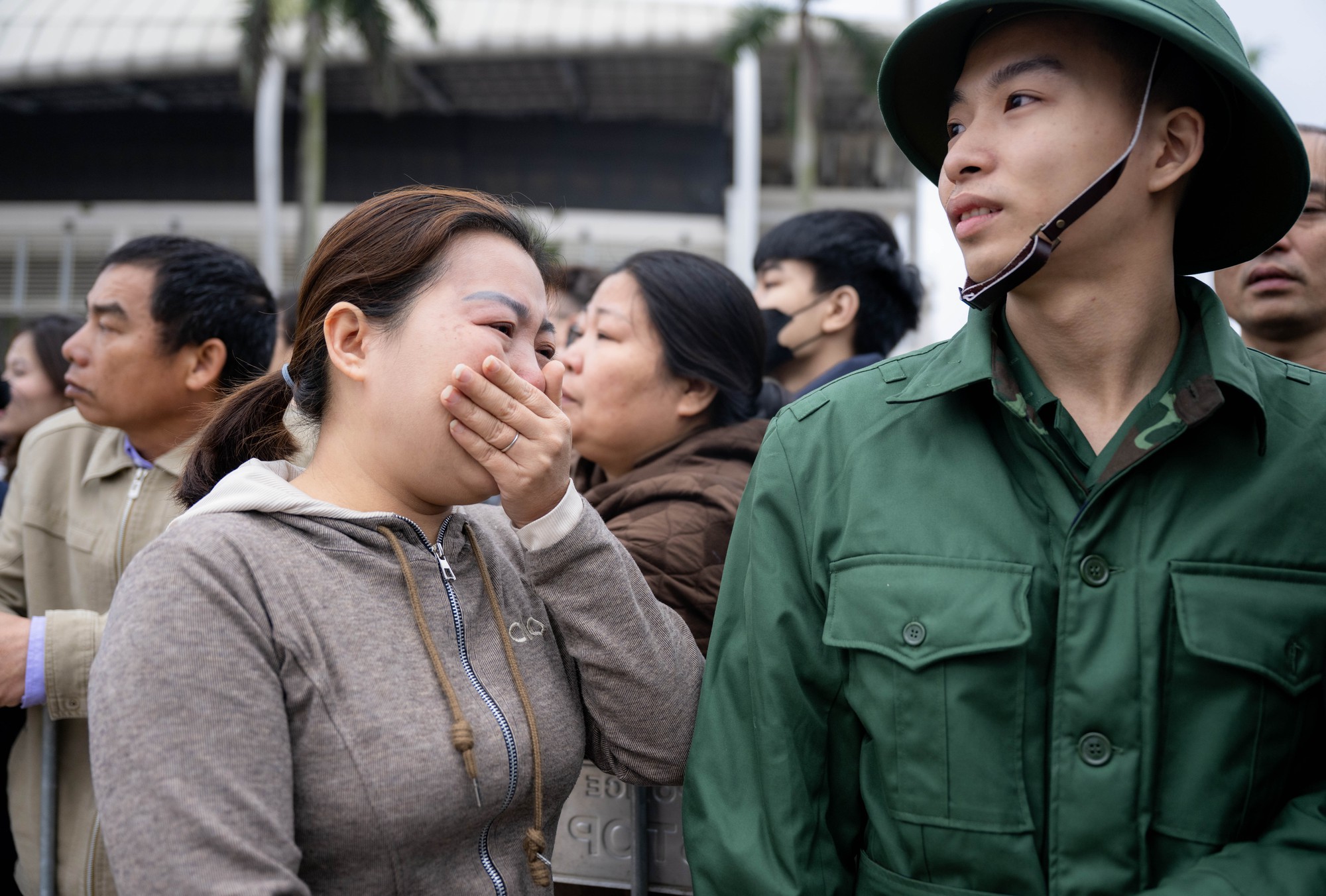 Những khoảnh khắc x&uacute;c động trong ng&agrave;y hội t&ograve;ng qu&acirc;n: L&aacute; thư tay của mẹ v&agrave; những c&aacute;i &ocirc;m siết chặt tiếp th&ecirc;m sức mạnh cho h&agrave;ng ngh&igrave;n t&acirc;n binh- Ảnh 19.